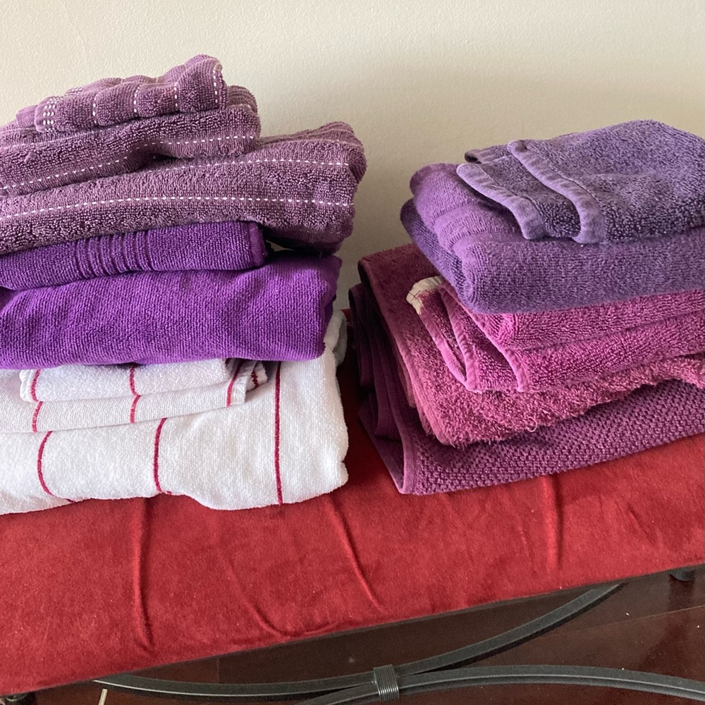 Elegant Purple and Pink Bath Towel Collection